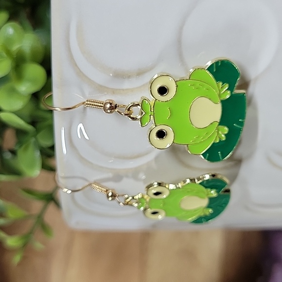 Lily Frog Drop Earrings - Picture 3 of 5